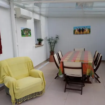 En Rez De Chaussee De Maison Appartamento *